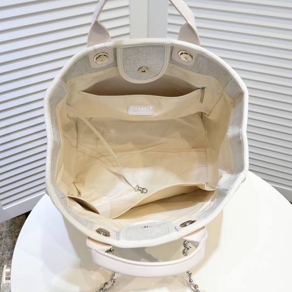 シャネルバッグ着用イメージ
